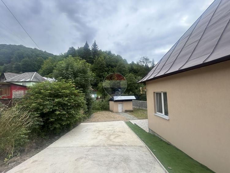 Casă individuală cu 3 camere cu Teren 363 Mp în Central