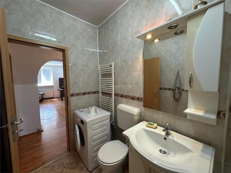 Apartament cu 3 camere semidecomandat în Luncă