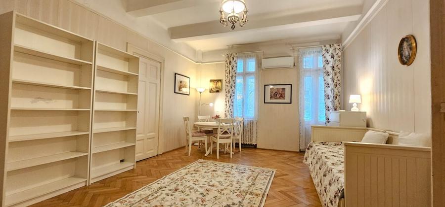 Apartament cu 2 camere semidecomandat în P-ța Romană