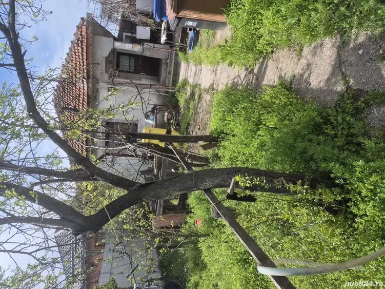 Casă cu Teren 372 Mp în Romanești