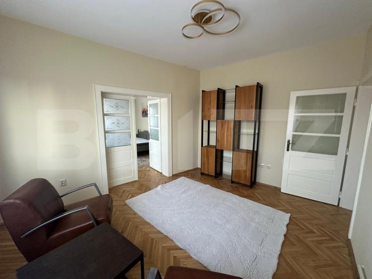 Apartament cu 4 camere decomandat, mobilat în Titulescu