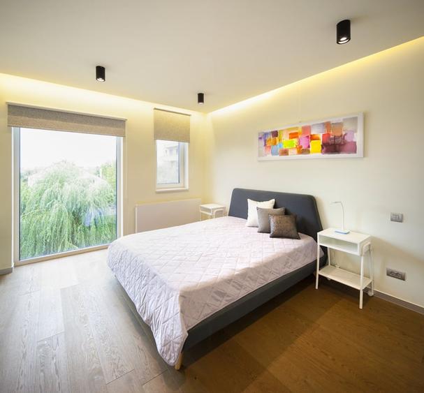 Apartament cu 3 camere decomandat, mobilat în Iancu Nicolae