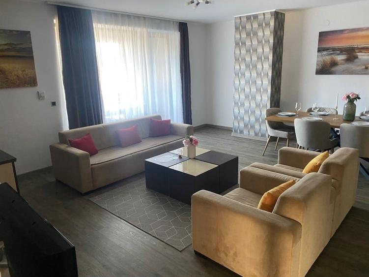 Apartament cu 4 camere decomandat, mobilat în 13 Decembrie