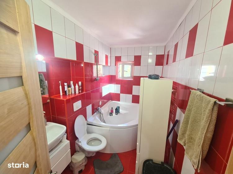 Apartament 3 camere, etaj 1 , Zona Martiri, Bacau - 7