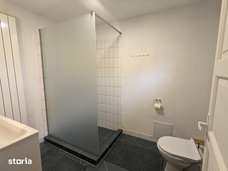 Casă cu 3 camere cu Teren 2987 Mp în Central