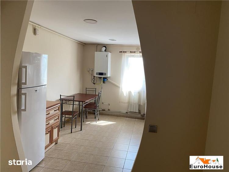 Apartament cu 3 camere decomandat în Ampoi 2