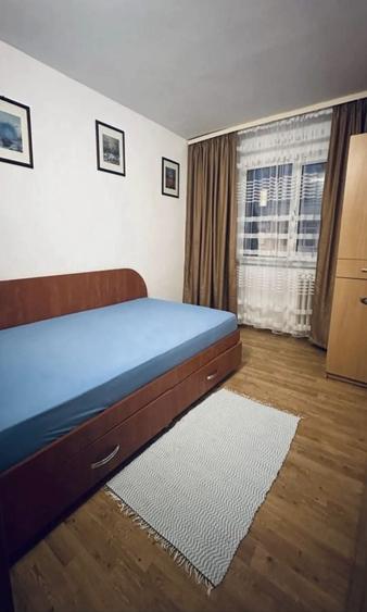 Apartament cu 3 camere semidecomandat în Dacia