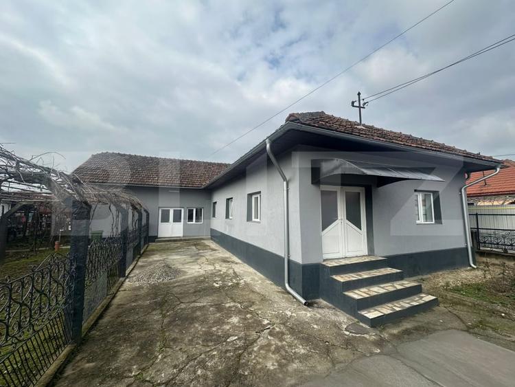 Casă individuală cu 5 camere cu Canalizare în Bălești