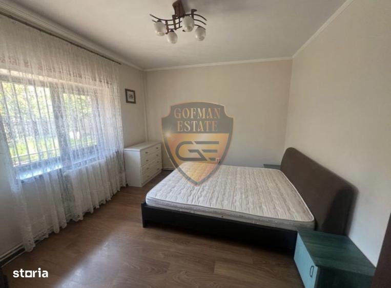Casă cu 4 camere cu Teren 500 Mp în Lazu