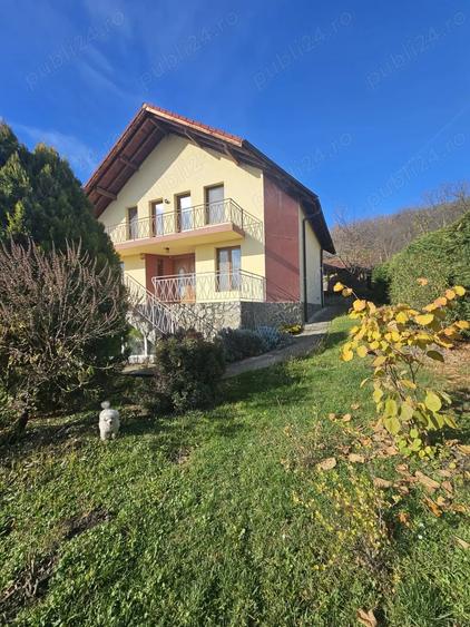 Casă cu 6 camere cu Teren 630 Mp în Copăcelu