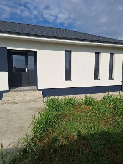 Casă cu 3 camere în Stâlpu