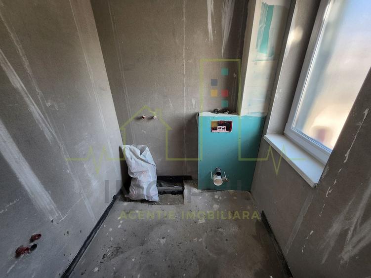Duplex cu 5 camere cu Canalizare în Dumbrăvița