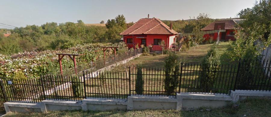 Casă individuală cu 4 camere cu Teren 1594 Mp în Steic