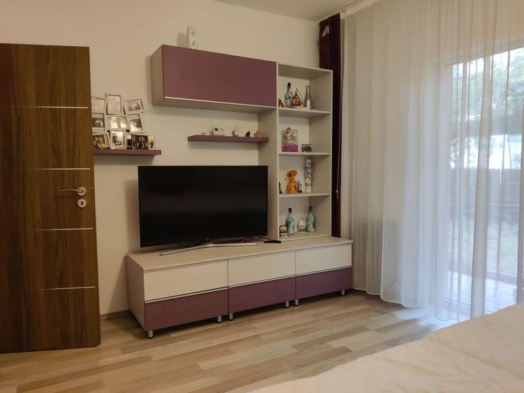 Apartament cu 3 camere decomandat în Florești