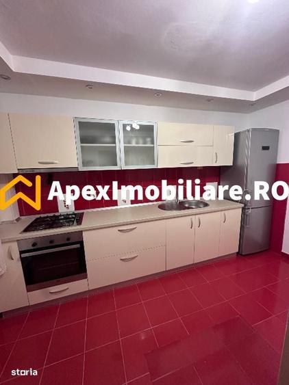 Apartament cu 3 camere decomandat în Giurgiului