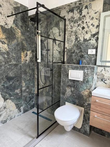 Casă cu 4 camere cu Teren 360 Mp în Vidra
