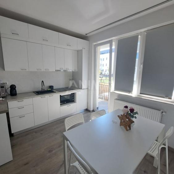 Apartament cu 2 camere semidecomandat, mobilat în Florești