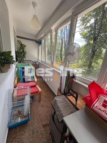 Apartament cu 2 camere semidecomandat în Crângași