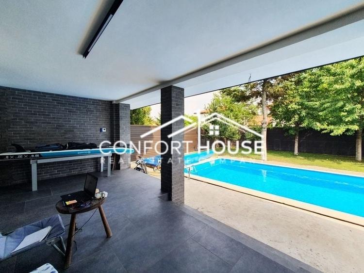 Casă individuală cu 8 camere cu Piscina în Iancu Nicolae