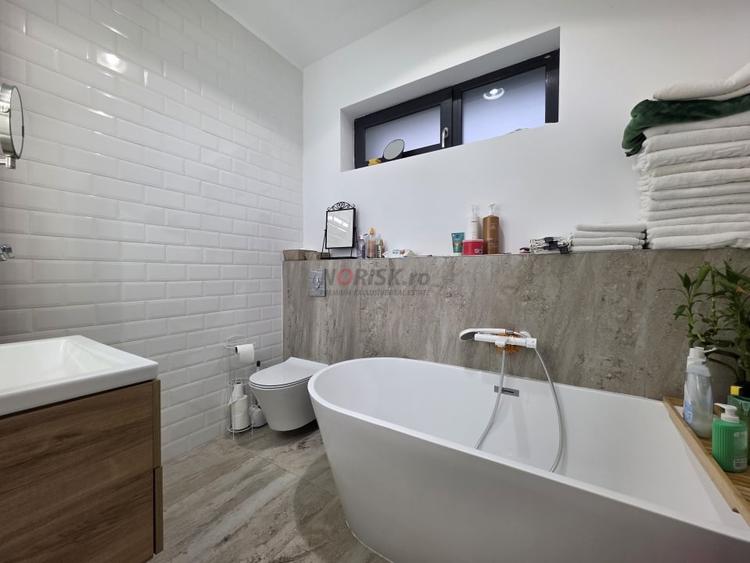 Casă individuală cu 5 camere cu Teren 667 Mp în Măgurele