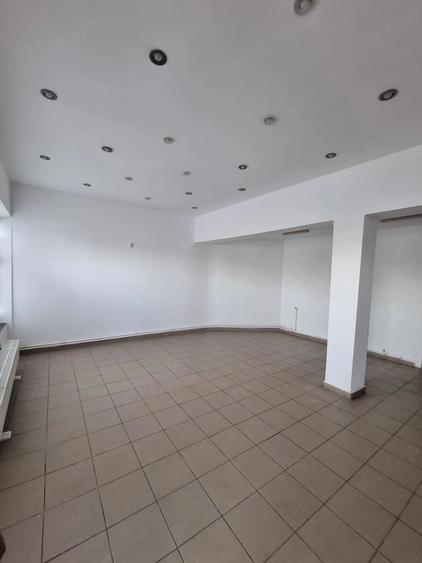 Spațiu comercial, de 80 mp, în Nord