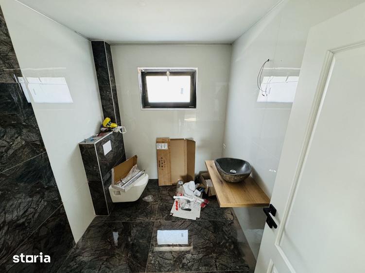 Casă cu 4 camere cu Teren 430 Mp în Bucium
