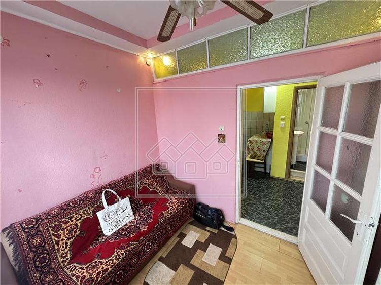 Apartament cu 2 camere decomandat în Terezian