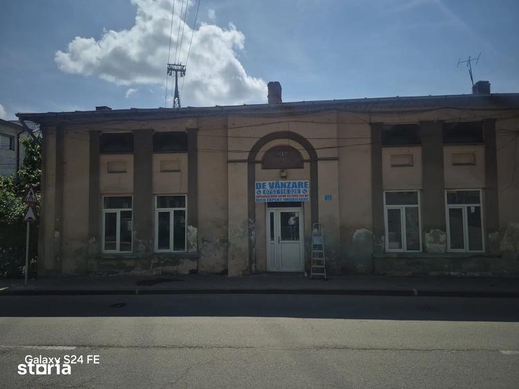 Casă cu 5 camere cu Teren 350 Mp în Central