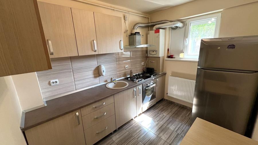 Apartament cu 2 camere decomandat, mobilat în Păcii