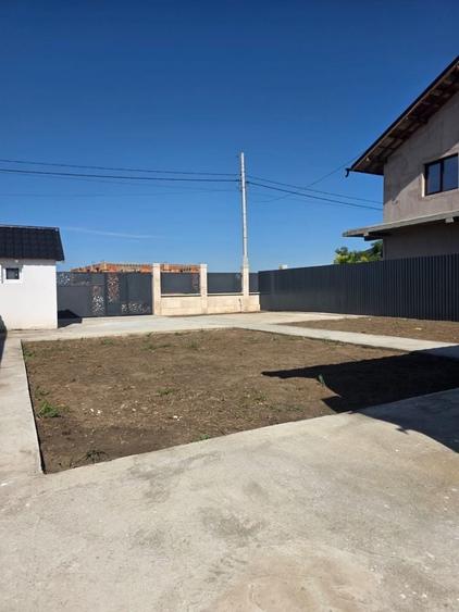 Casă cu 2 camere cu Teren 300 Mp în Cazasu
