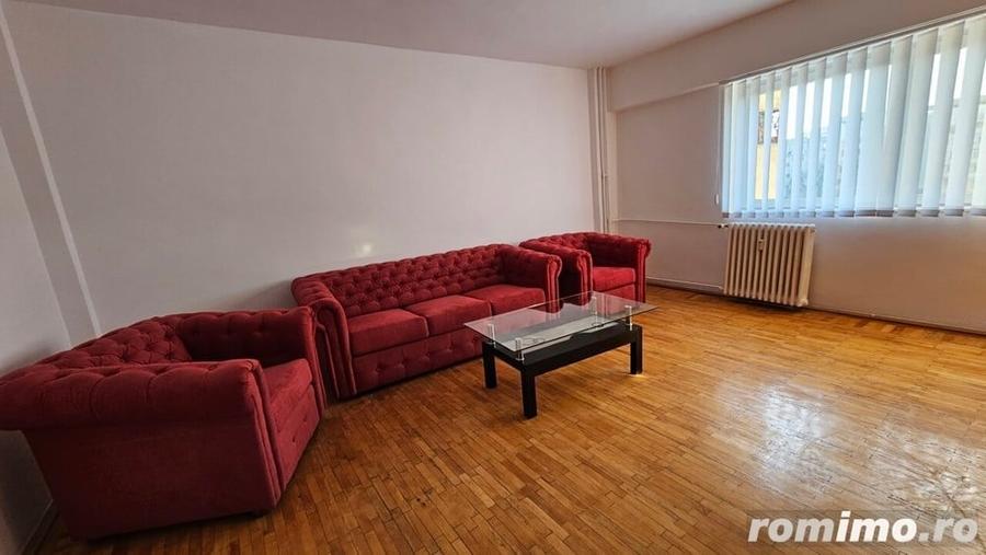 Apartament cu 3 camere decomandat în Ultracentral
