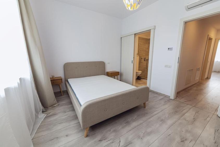 Duplex cu 4 camere cu Canalizare în Central
