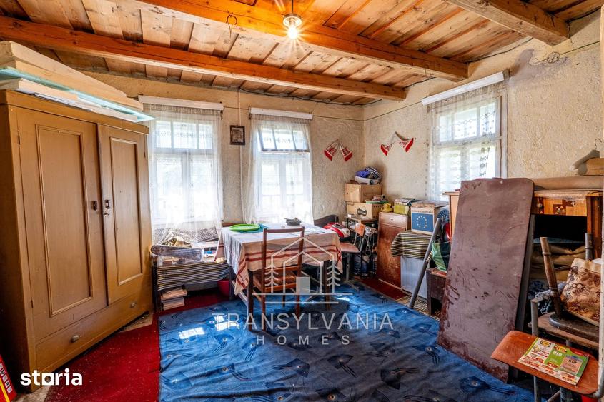 Casă cu 2 camere cu Teren 1368 Mp în Petrești