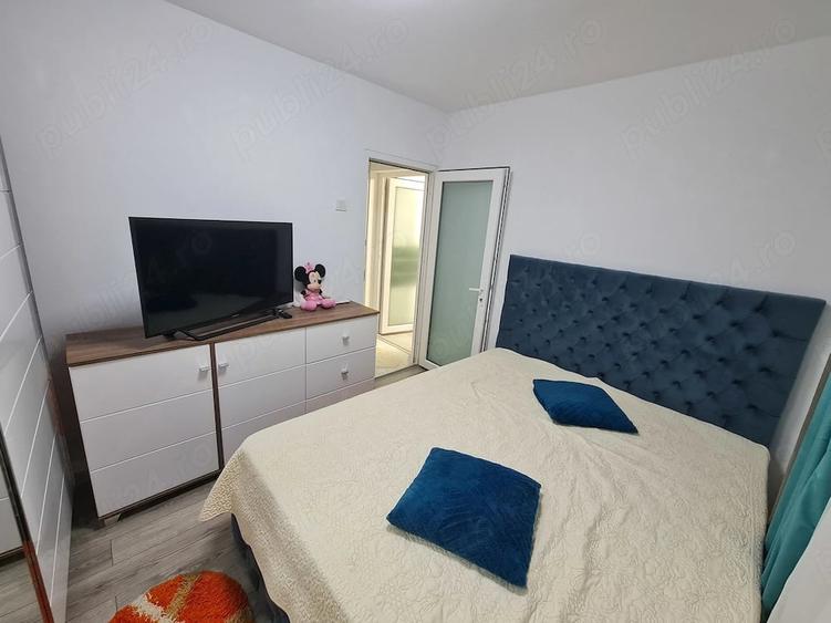 Apartament cu 3 camere semidecomandat în Filiași