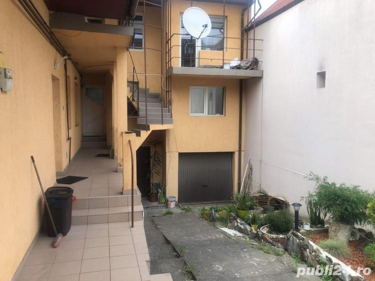 Casă cu 6 camere în Zorilor