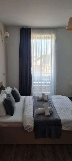 Apartament cu 2 camere semidecomandat, mobilat în Central