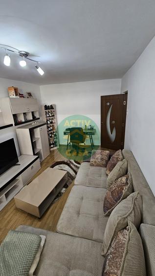 Apartament cu 3 camere decomandat în Sud