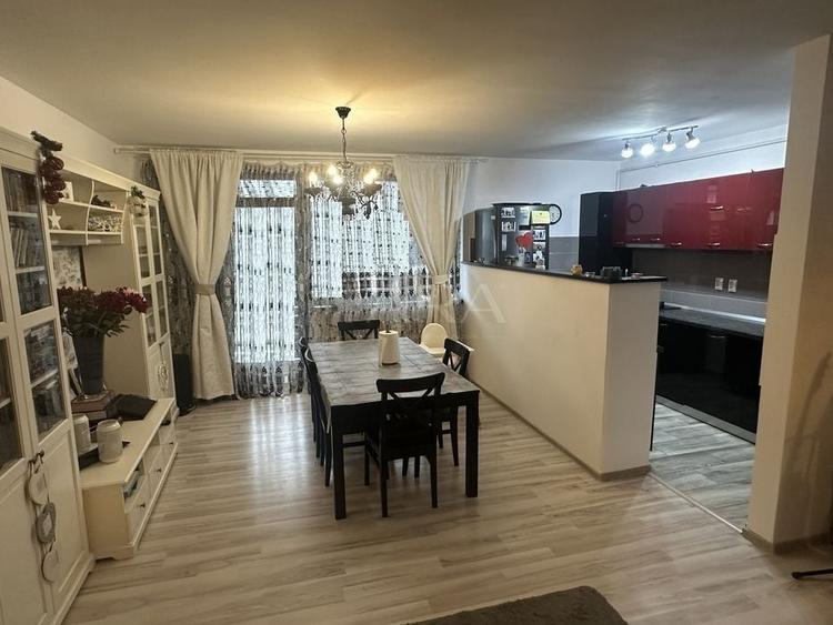 Apartament cu 4 camere semidecomandat, mobilat în Florești
