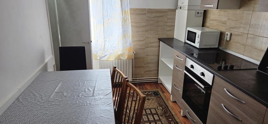 Apartament cu 3 camere decomandat în 7 Noiembrie