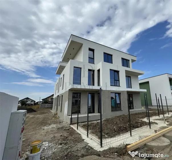 Apartament cu 3 camere decomandat în Dumbrăvița