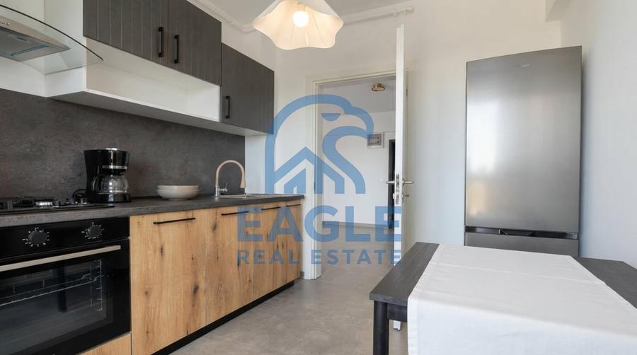 Apartament cu 2 camere nedecomandat, mobilat în Tomis Nord