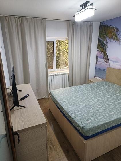 Apartament cu 3 camere decomandat în Siderurgiștilor