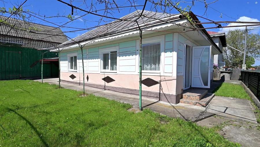 Casă individuală cu 4 camere cu Teren 1000 Mp în Fântâna Mare