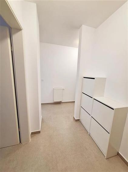 Apartament cu 3 camere decomandat în Tractorul