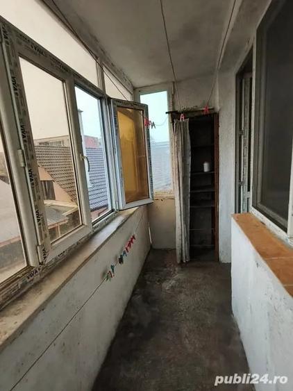 Apartament cu 2 camere semidecomandat în 1 Mai