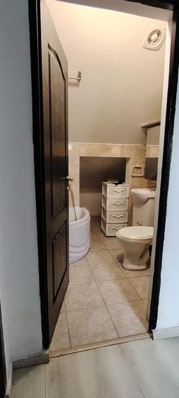 Apartament cu 4 camere decomandat în Florești