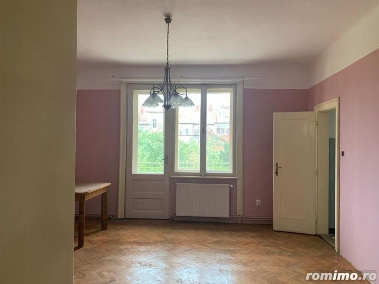 Casă cu 7 camere cu Teren 638 Mp în Bălcescu