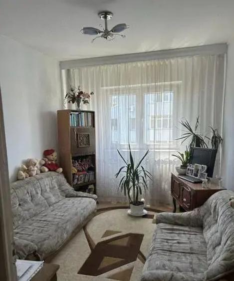 Apartament cu 4 camere în Rahova