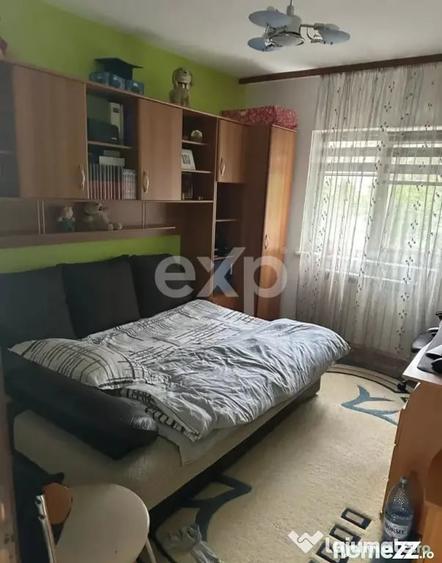Apartament cu 3 camere decomandat în Anda