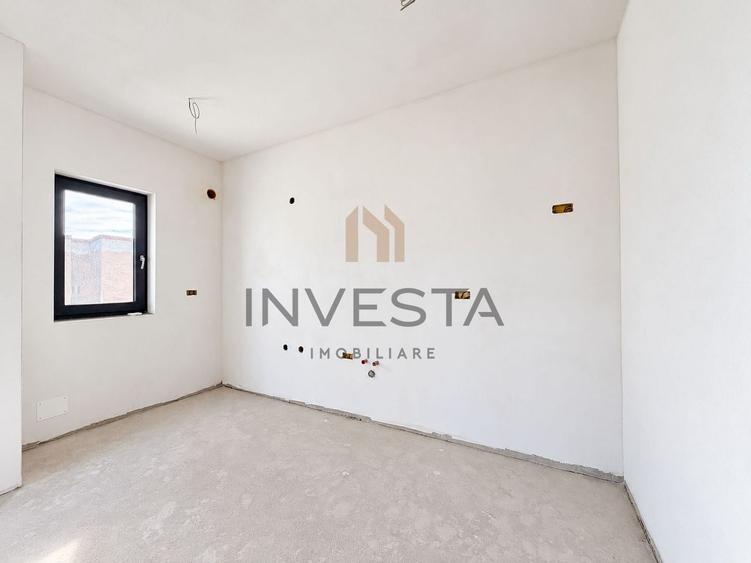 Apartament cu 3 camere semidecomandat în Central